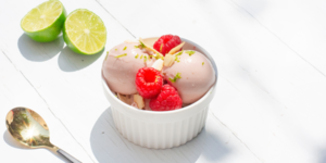 Sorbet de mango și zmeură la CREAMi Deluxe by Iancu Răzvan