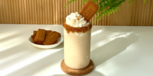 Milkshake de Vanilie și Speculoos la CREAMI Deluxe by Liana Mincioaga