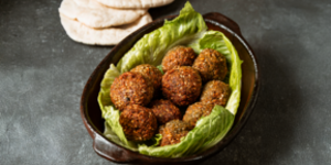 Falafel grecesc cu orzo cremos și spanac la multicookerul Combi11in1