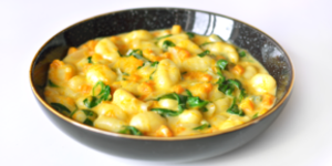 Gnocchi cu sos cremos de dovleac și spanac la multicookerul Foodi 7 în 1
