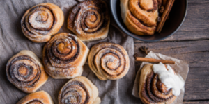 Cinnamon Rolls la cuptorul electric de exterior OO101