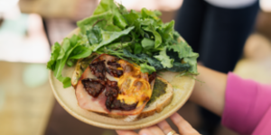 Grilled cheese sandwich la airfryerul portabil CRISPi