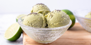 Sorbet de matcha cu cocos și semințe de chia la CREAMi
