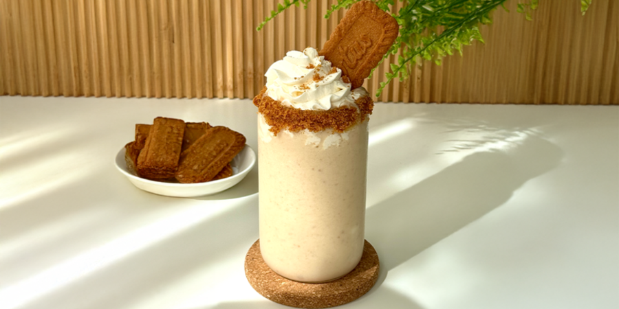 Milkshake de Vanilie și Speculoos la CREAMI Deluxe by Liana Mincioaga