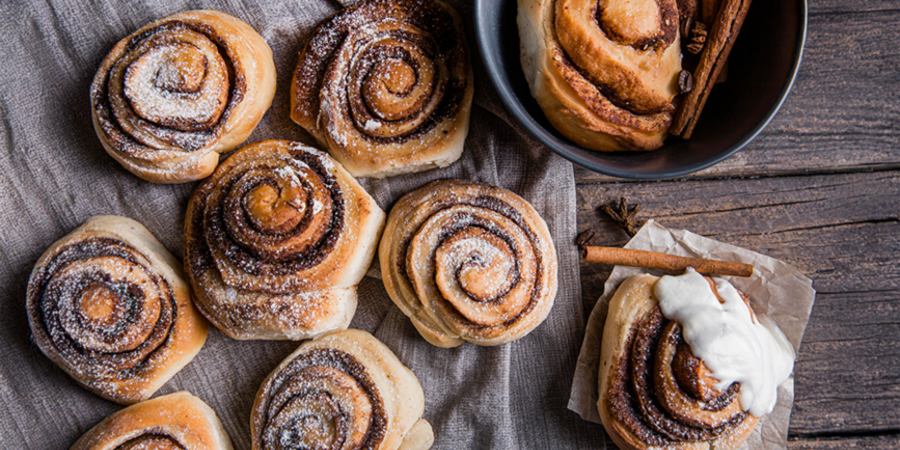Cinnamon Rolls la cuptorul electric de exterior OO101