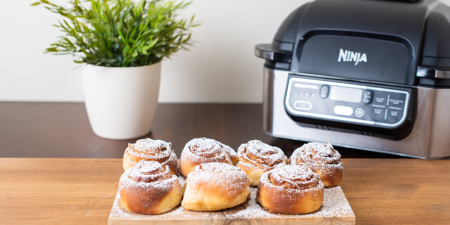 Rulouri cu scorțișoară la grătarul electric de interior și airfryer Foodi AirGrill