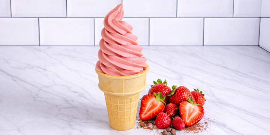 Înghețată de căpșuni la Swirl by CREAMi